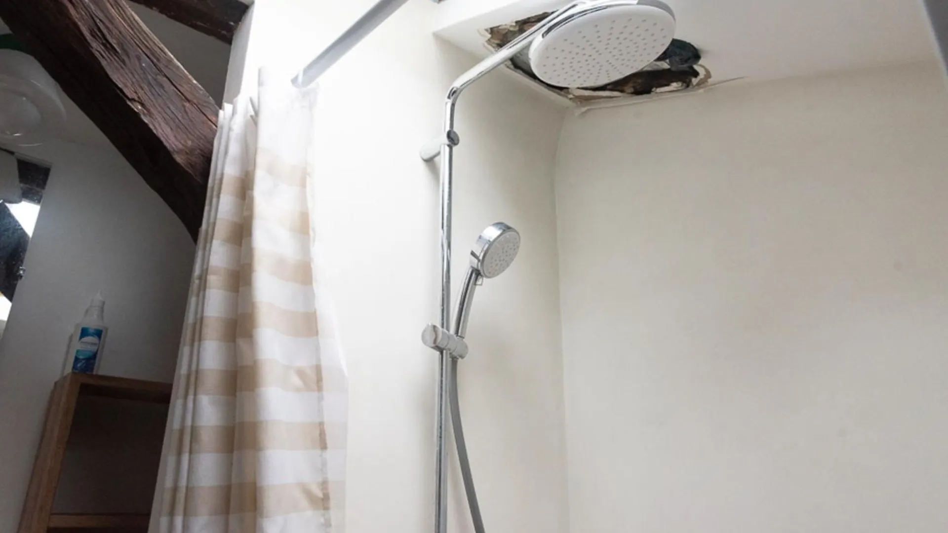Charming Studio For Two In The 10Th Párizs Franciaország