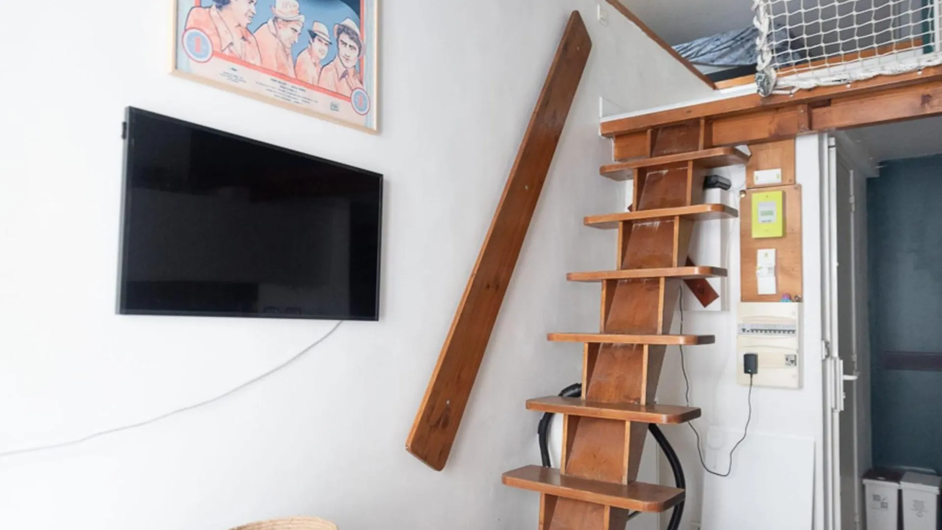Charming Studio For Two In The 10Th Paris France